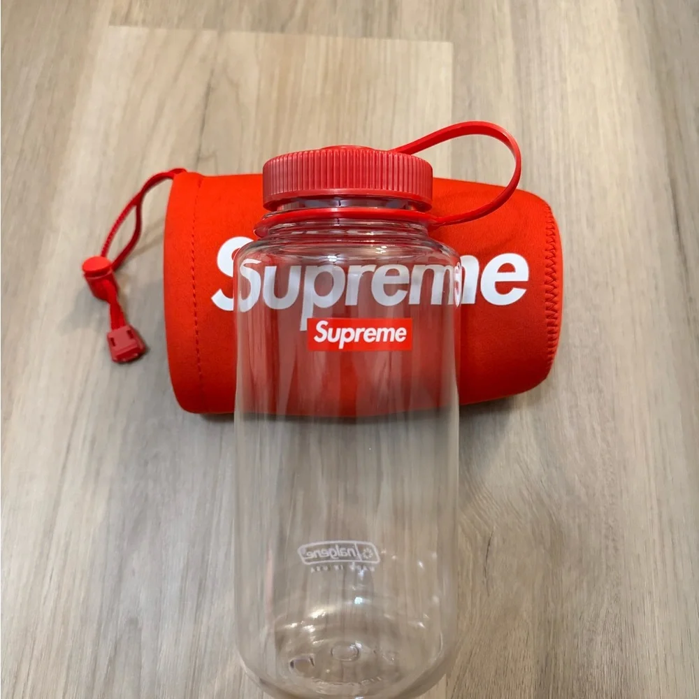 Supreme x Nalgene 32 oz. Bottle BPA Free - Brand New - Picture 2 of 11